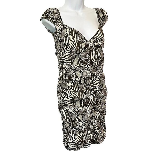 WILFRED Aritzia Veda Ruched Mini Dress Animal Print Black Cream Sz 2 Sexy VNeck - Picture 3 of 11